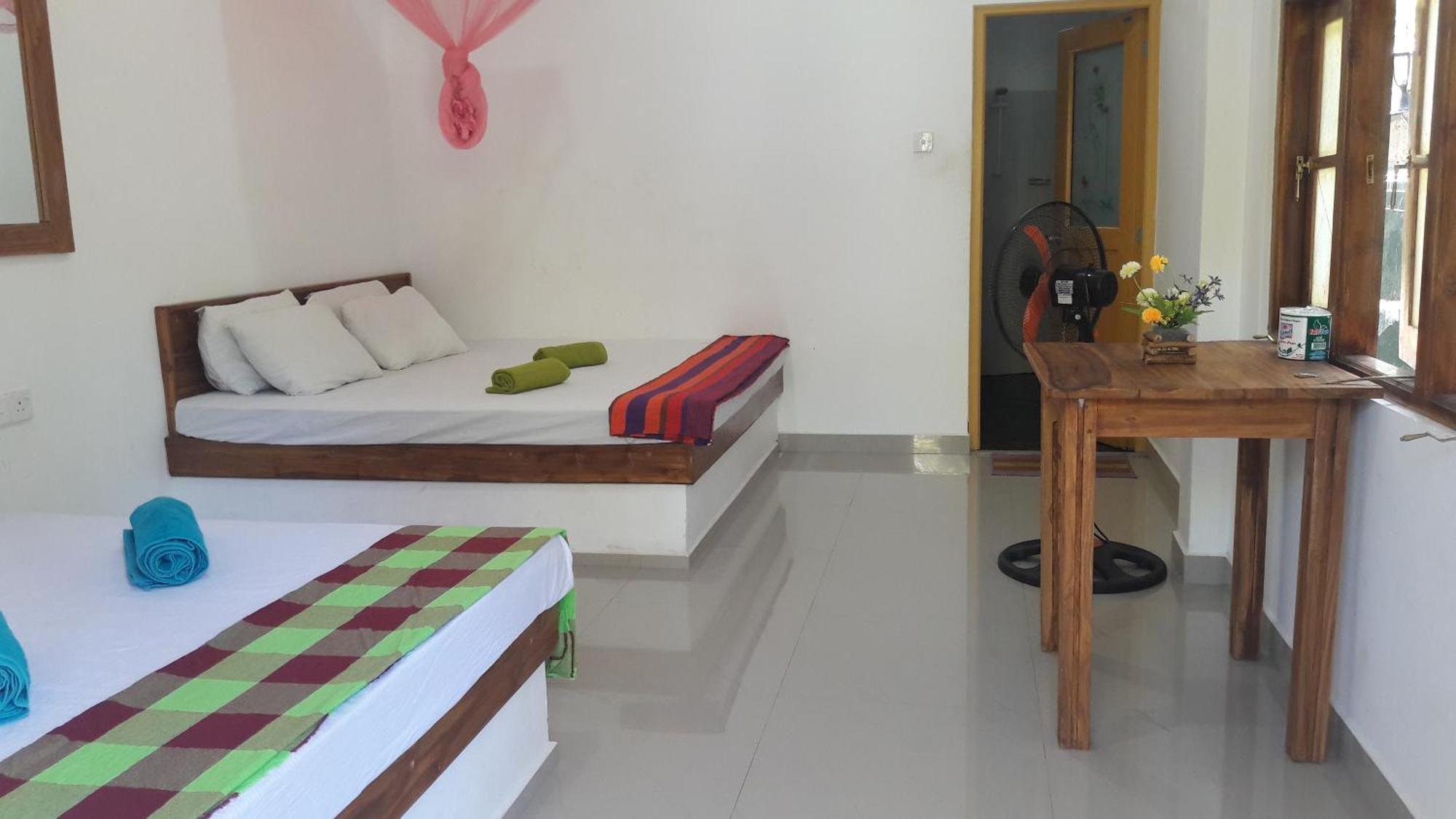 Share Safari&Homestay Udawalawe Exteriör bild