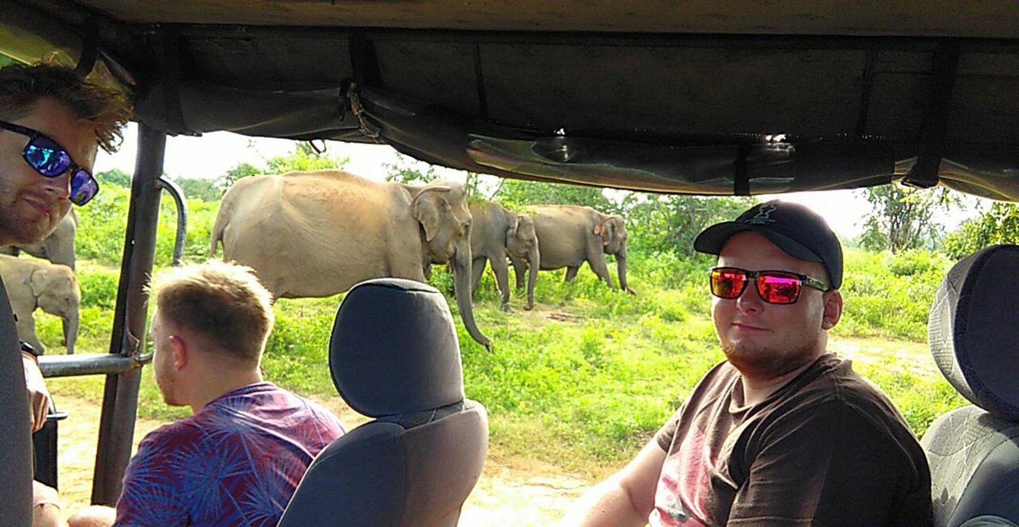 Share Safari&Homestay Udawalawe Exteriör bild