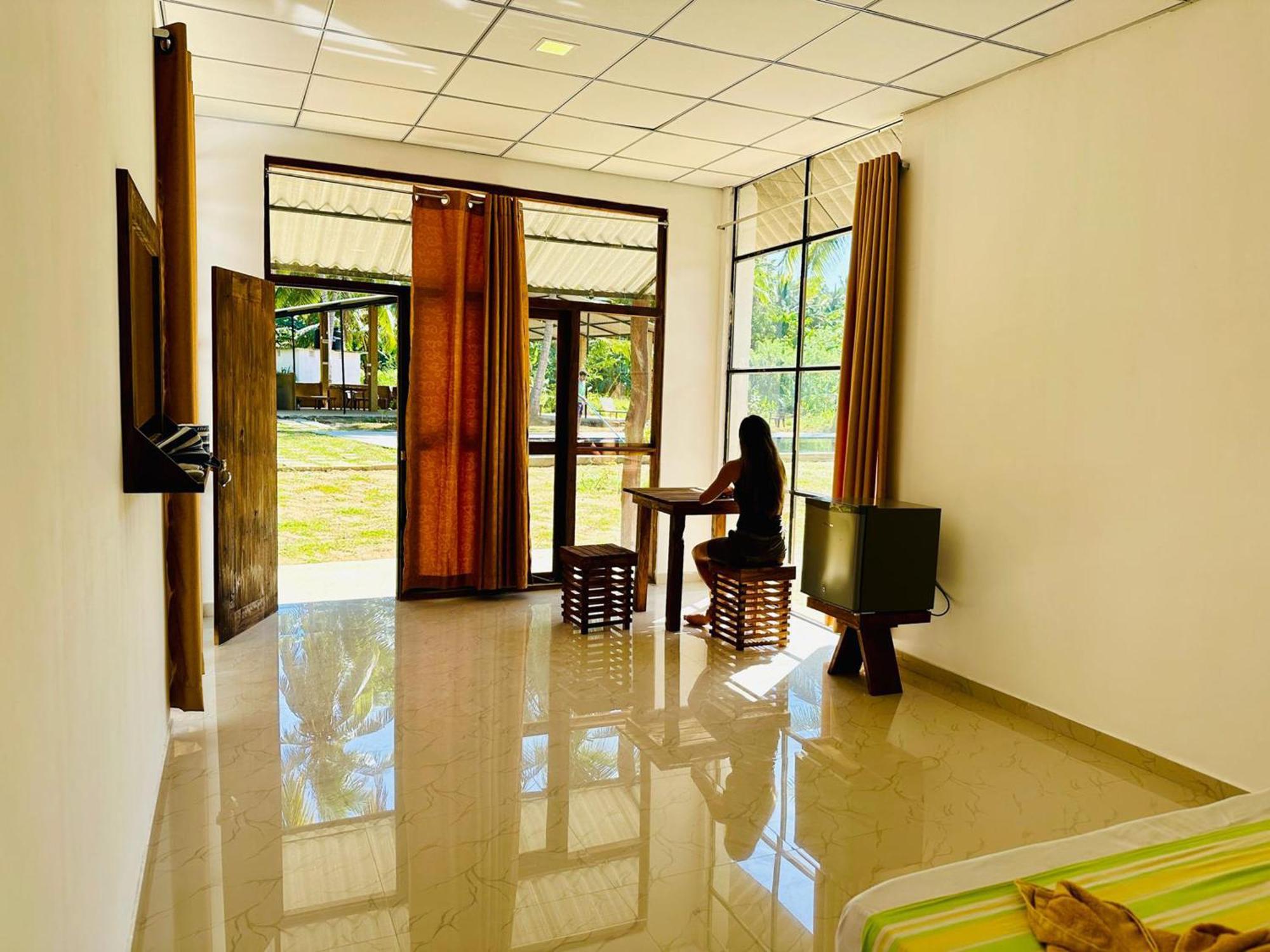 Share Safari&Homestay Udawalawe Exteriör bild
