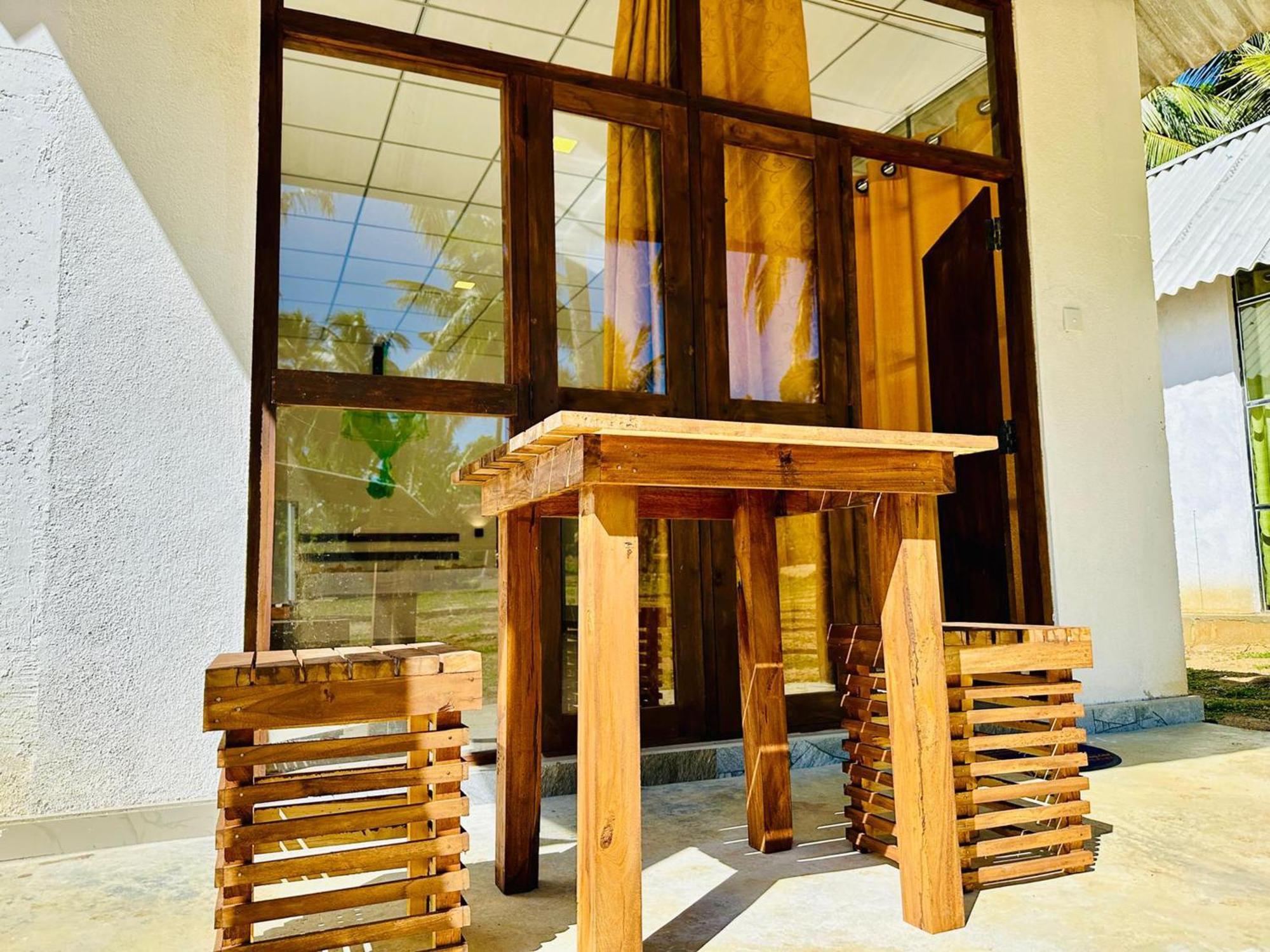 Share Safari&Homestay Udawalawe Exteriör bild