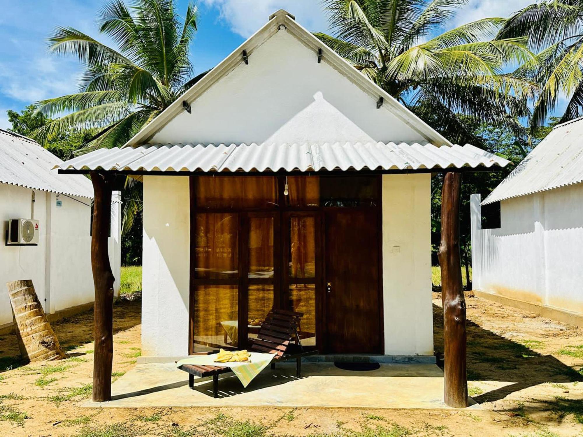 Share Safari&Homestay Udawalawe Exteriör bild