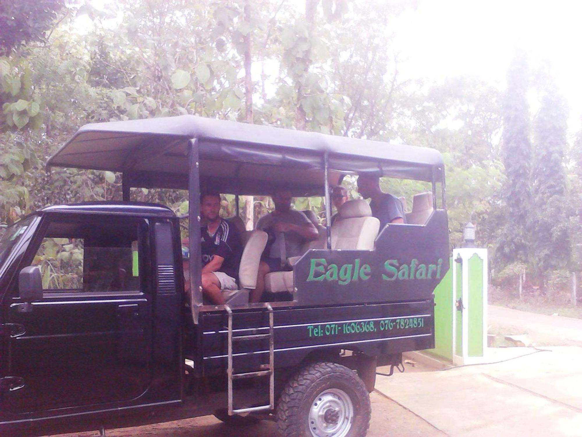 Share Safari&Homestay Udawalawe Exteriör bild