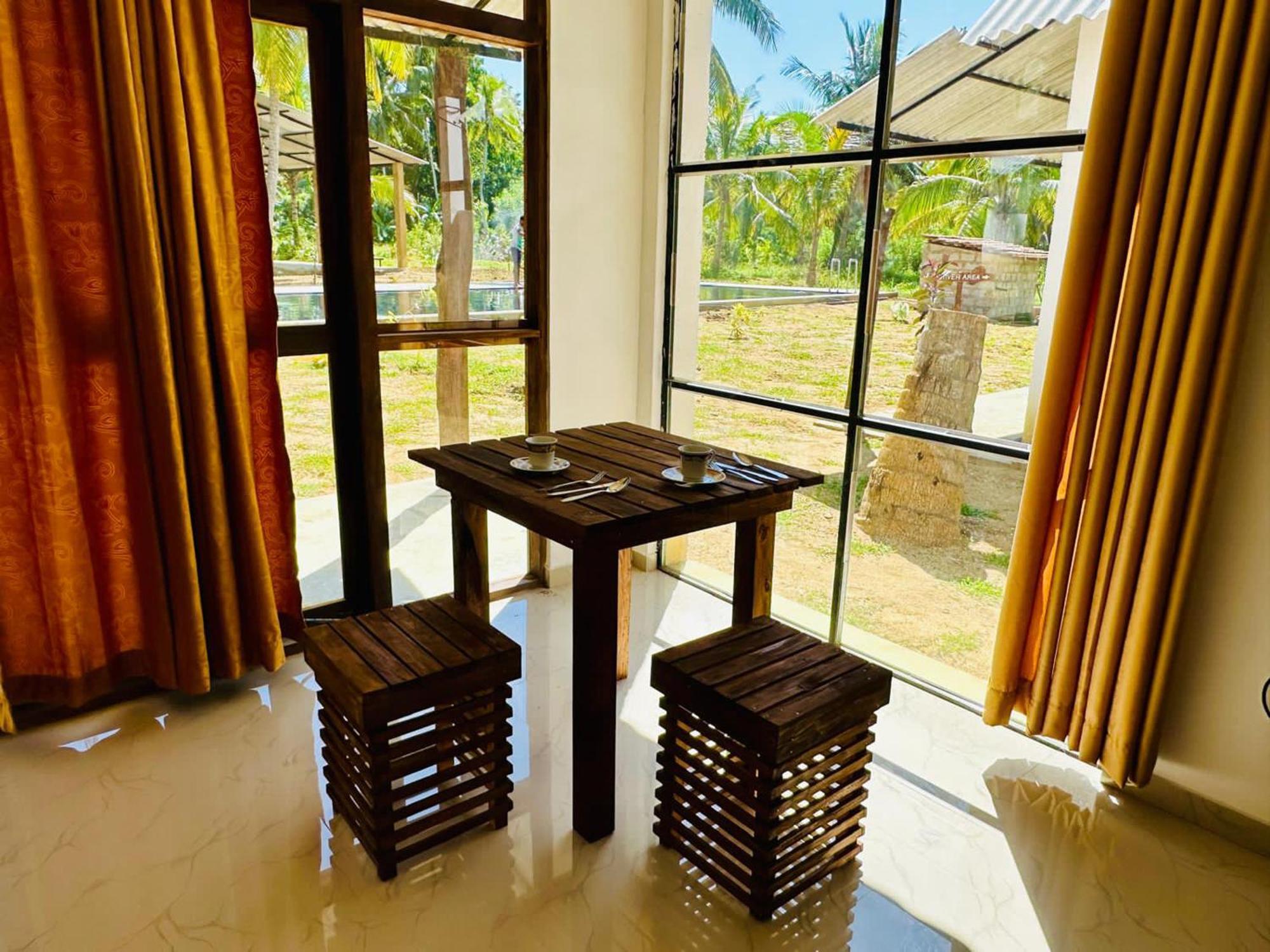 Share Safari&Homestay Udawalawe Exteriör bild